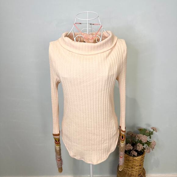 Stunning baby pink Free People long sleeve ribbed henley thermal sweater top - Picture 2 of 7